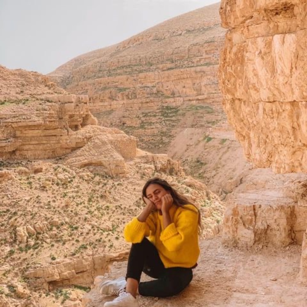Meet your Posher, Camila